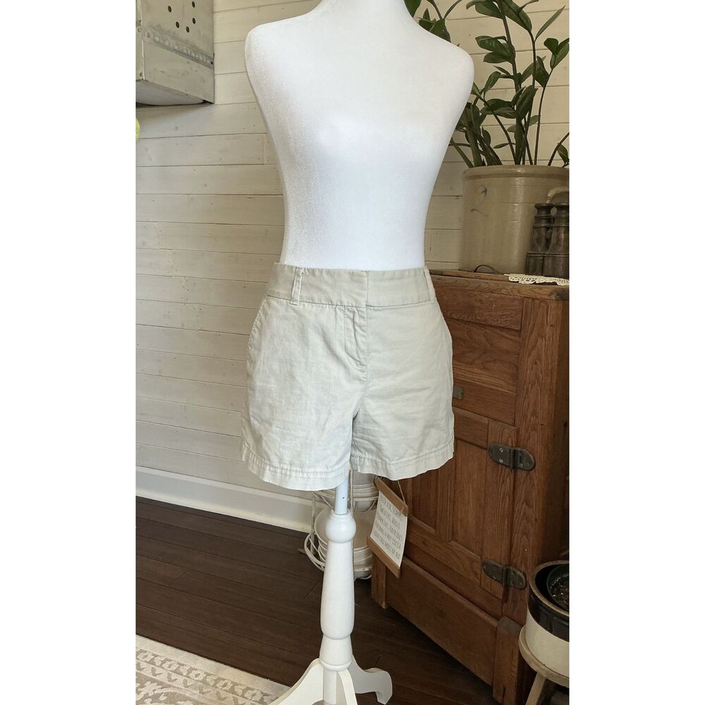 LOFT Outlet Women's Cotton Shorts Khaki 4"Shorts Size 6 Casual Chino